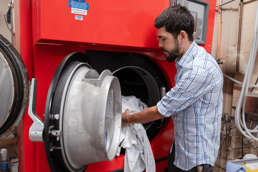 Commercial laundry service machine