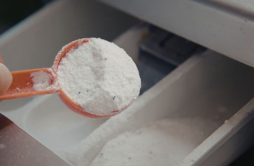 large scoop of laundry detergent